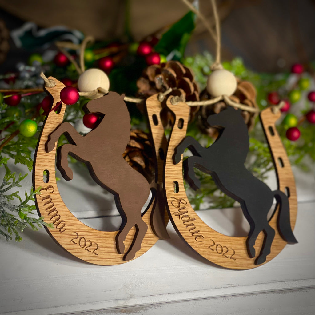 Horsenista Christmas: DIY Horseshoe Ornaments